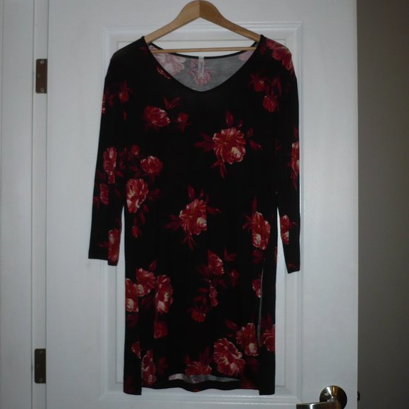 Gilmour Canadian Vancouver Soft Floral Bamboo Ballet Sleeve Dress - Picture 3 of 11